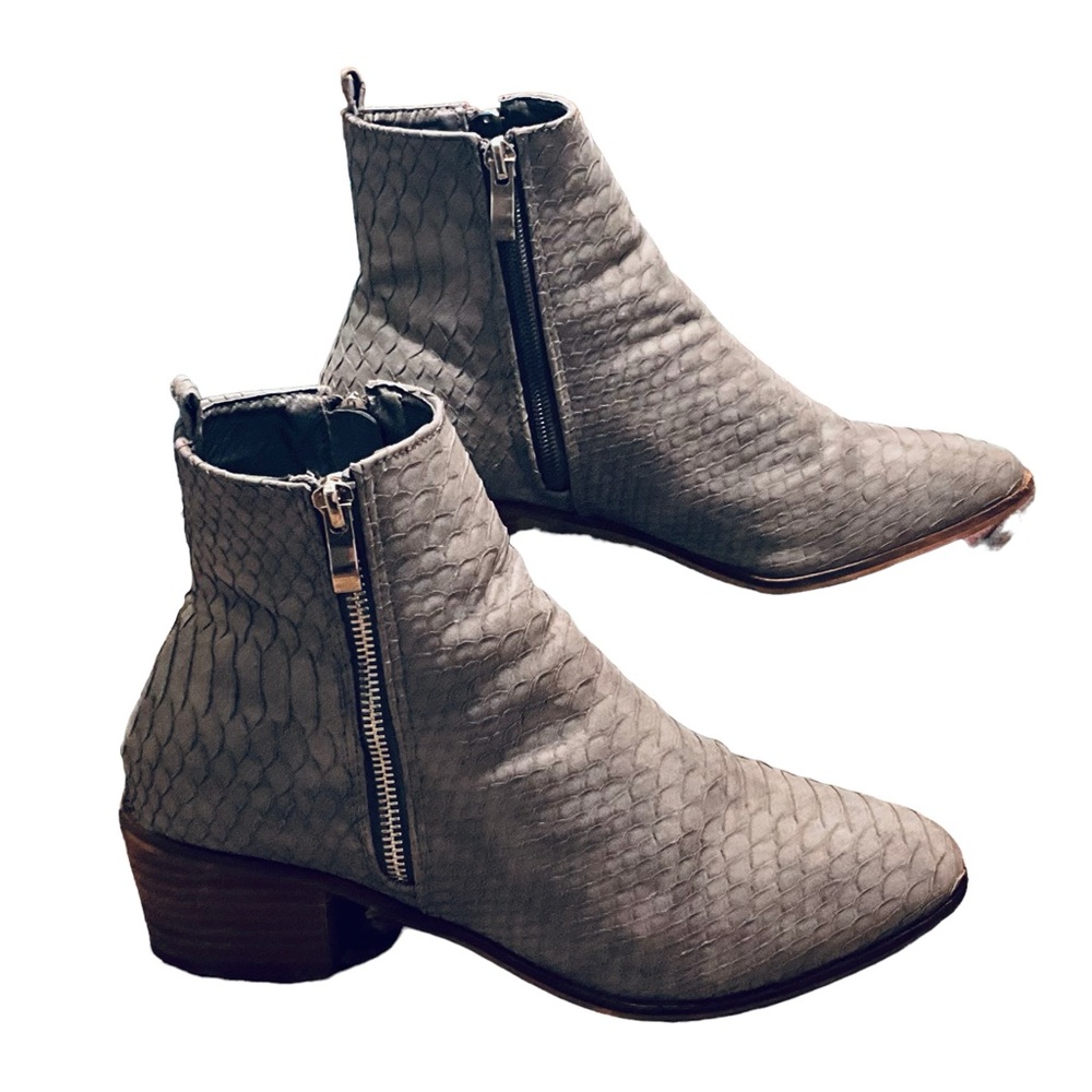 LAST CHANCE Catherine Malandrino Vegan Leather Snakeskin Double Zip Bootie - Picture 11 of 13